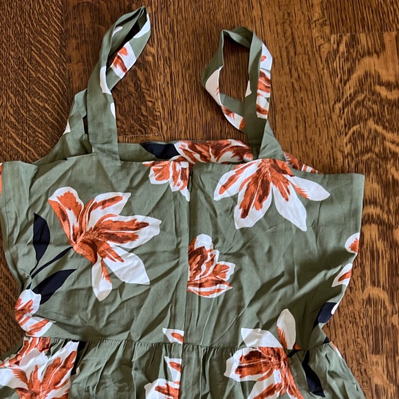 Sage Green Dress with Flowers - size small - Picture 6 of 7